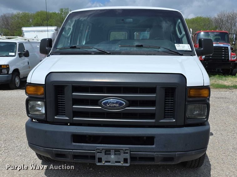 image for item FI0984 2013 Ford E350 Wagon Super Duty XL van