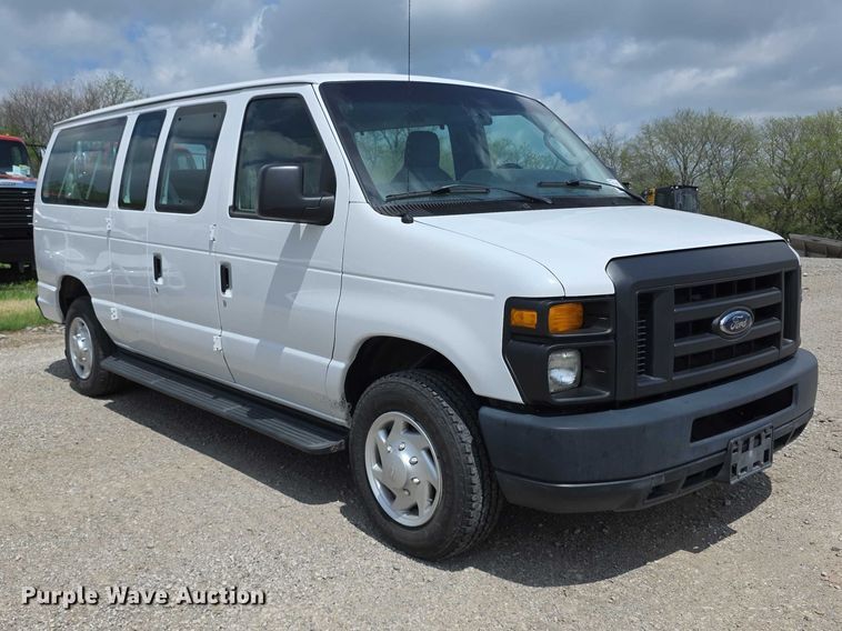 image for item FI0984 2013 Ford E350 Wagon Super Duty XL van