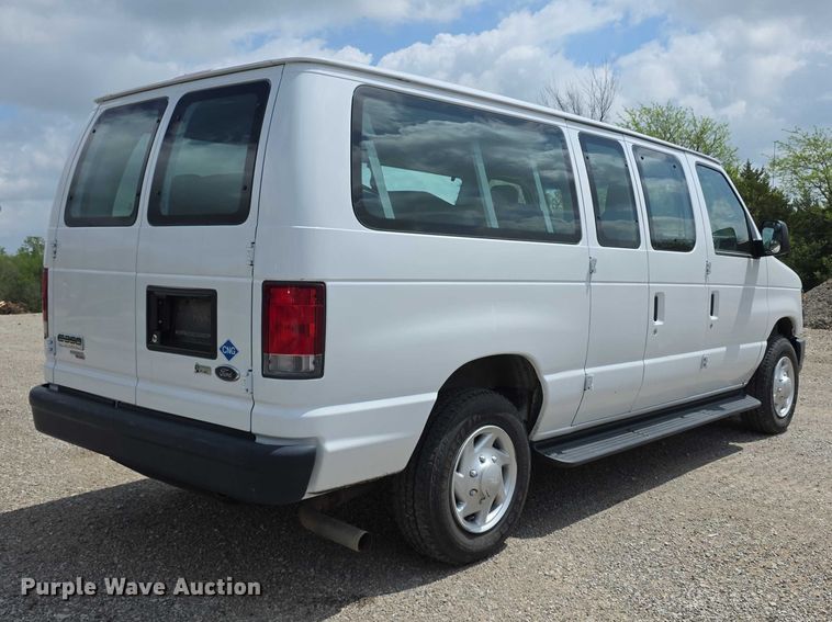 image for item FI0984 2013 Ford E350 Wagon Super Duty XL van
