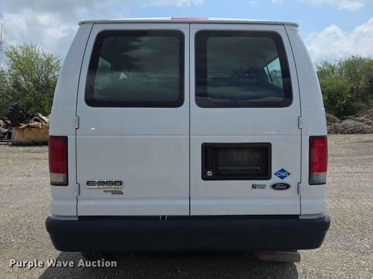 image for item FI0984 2013 Ford E350 Wagon Super Duty XL van