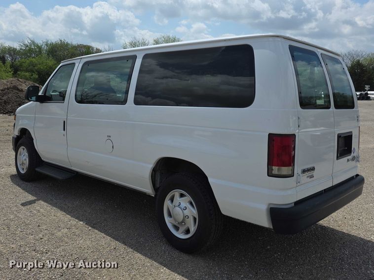 image for item FI0984 2013 Ford E350 Wagon Super Duty XL van