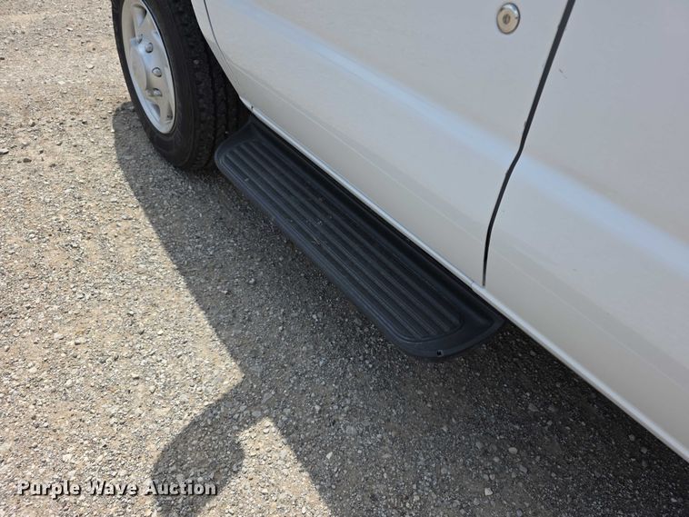 image for item FI0984 2013 Ford E350 Wagon Super Duty XL van