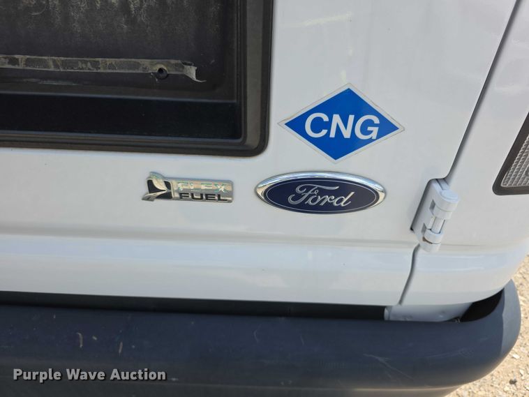 image for item FI0984 2013 Ford E350 Wagon Super Duty XL van