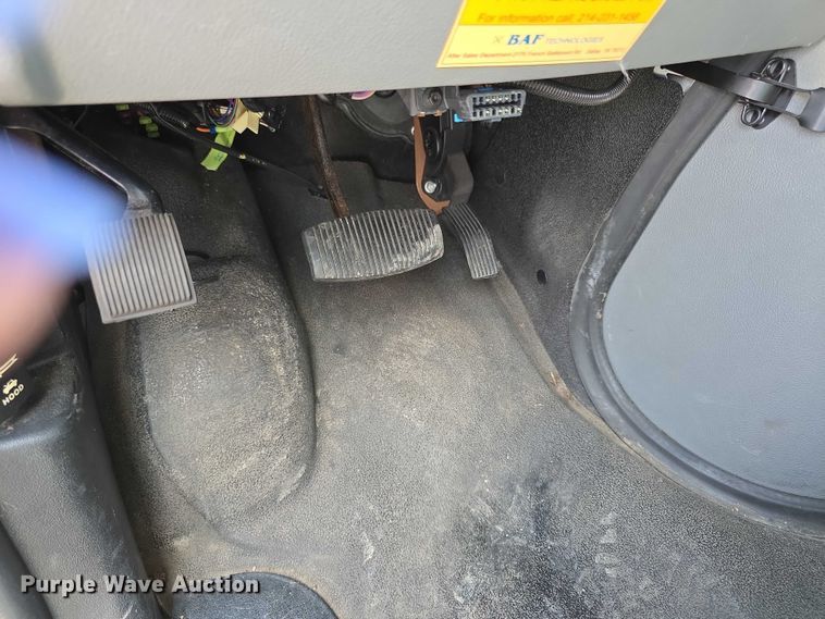 image for item FI0984 2013 Ford E350 Wagon Super Duty XL van