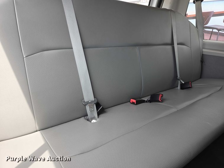 image for item FI0984 2013 Ford E350 Wagon Super Duty XL van