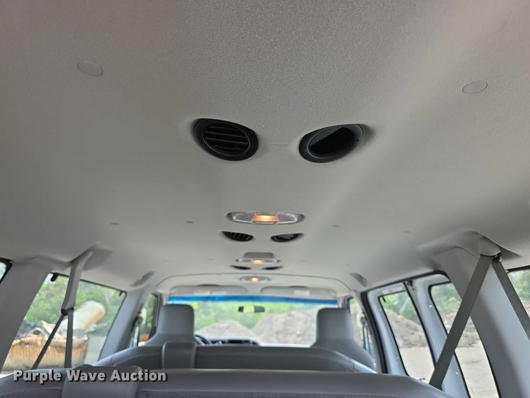 image for item FI0984 2013 Ford E350 Wagon Super Duty XL van