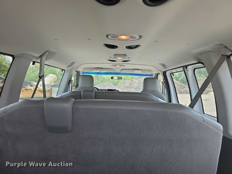 image for item FI0984 2013 Ford E350 Wagon Super Duty XL van