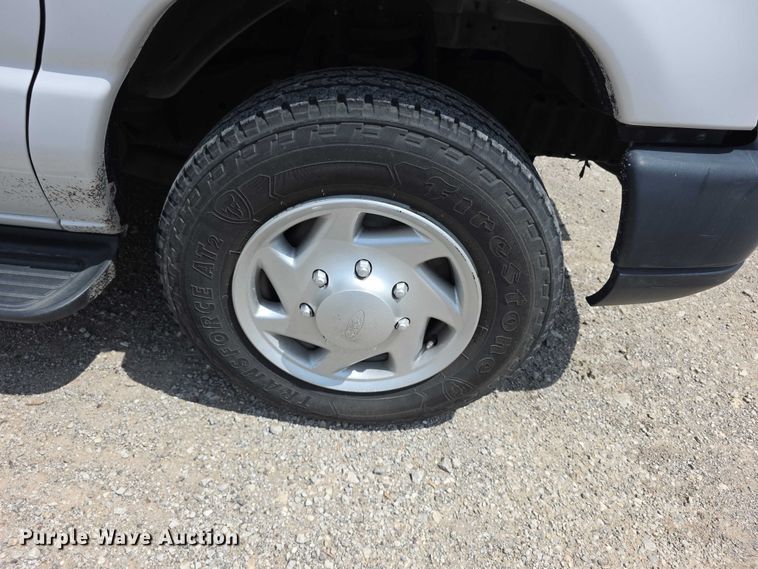 image for item FI0984 2013 Ford E350 Wagon Super Duty XL van
