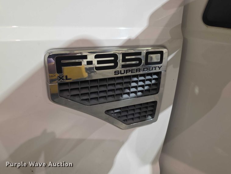 image for item FI0987 2008 Ford    F350 Super Duty utility bed pickup truck