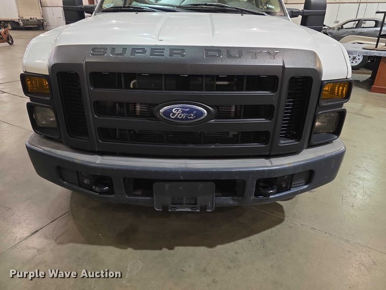 image for item FI0987 2008 Ford    F350 Super Duty utility bed pickup truck