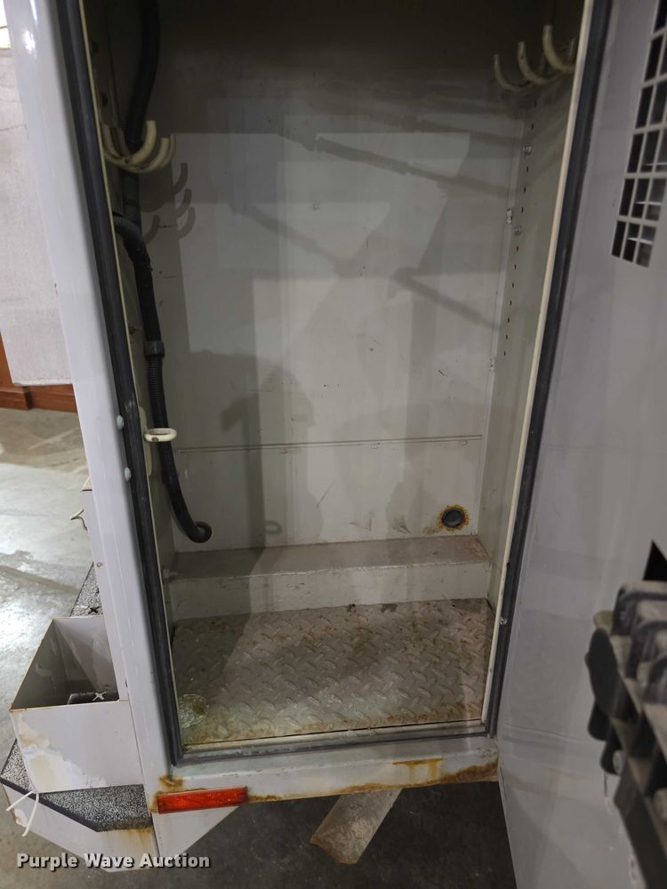 image for item FI0987 2008 Ford    F350 Super Duty utility bed pickup truck