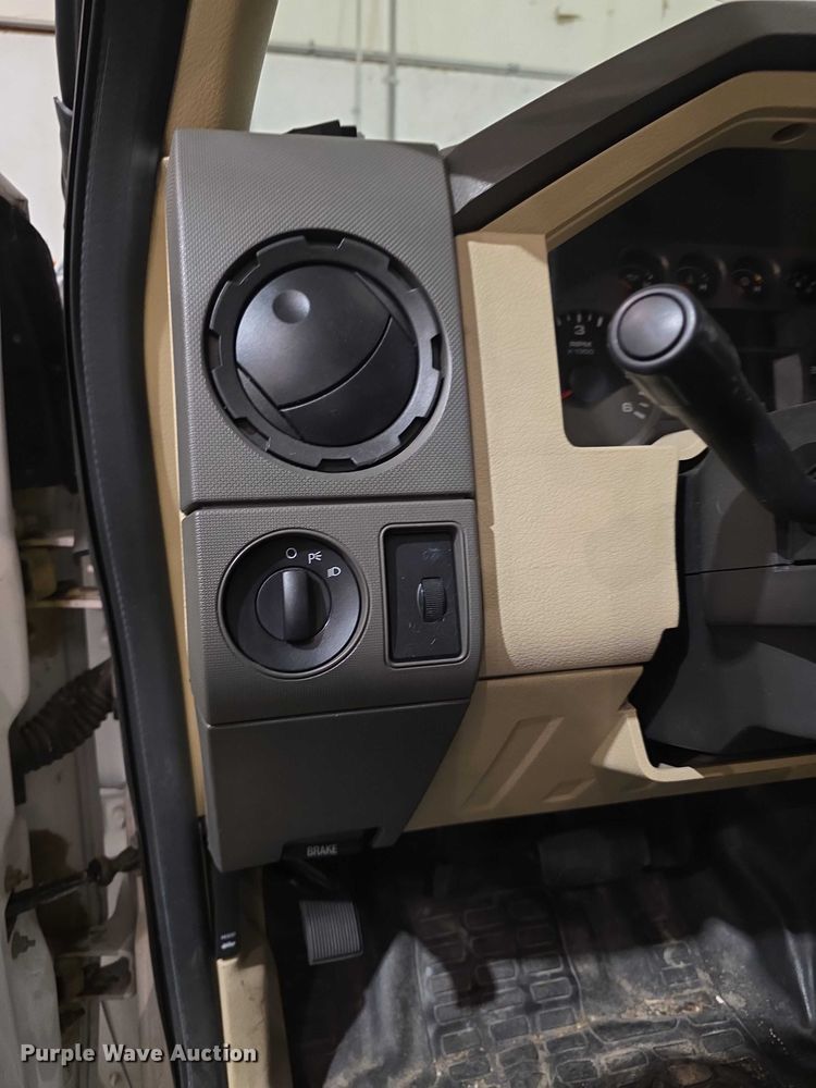 image for item FI0987 2008 Ford    F350 Super Duty utility bed pickup truck