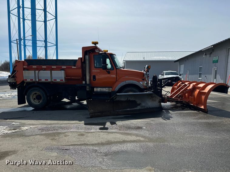 image for item FK0038 2006 International 7400 dump truck