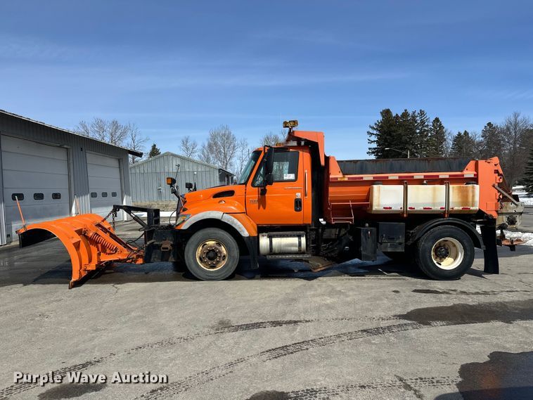 image for item FK0038 2006 International 7400 dump truck