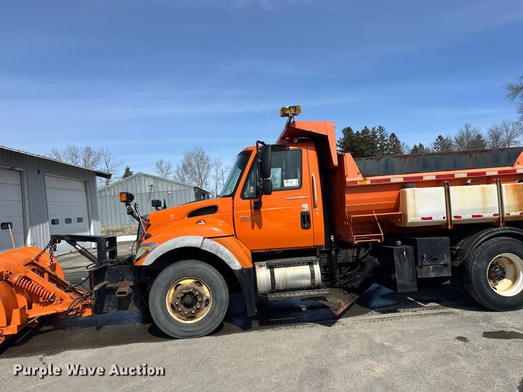 image for item FK0038 2006 International 7400 dump truck