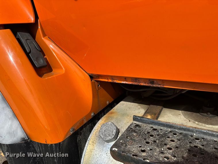 image for item FK0038 2006 International 7400 dump truck