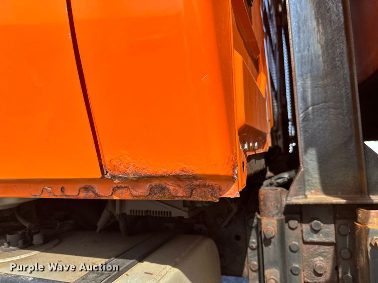 image for item FK0038 2006 International 7400 dump truck