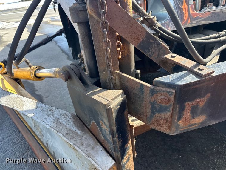 image for item FK0038 2006 International 7400 dump truck