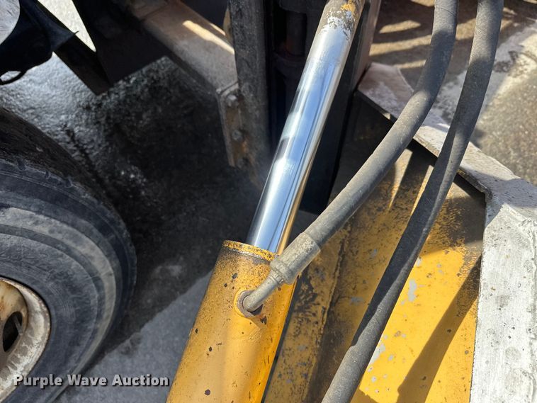 image for item FK0038 2006 International 7400 dump truck