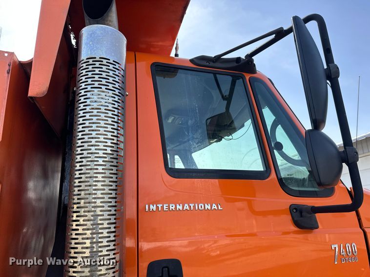 image for item FK0038 2006 International 7400 dump truck