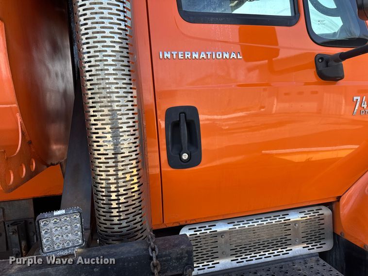 image for item FK0038 2006 International 7400 dump truck