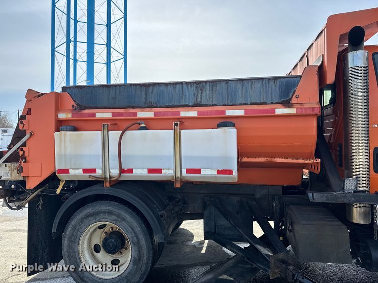 image for item FK0038 2006 International 7400 dump truck