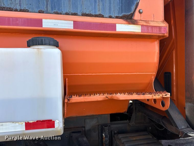 image for item FK0038 2006 International 7400 dump truck