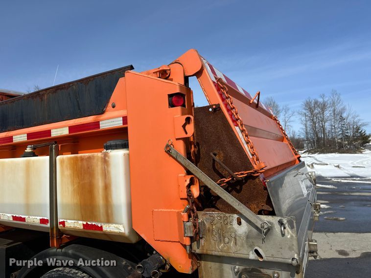 image for item FK0038 2006 International 7400 dump truck