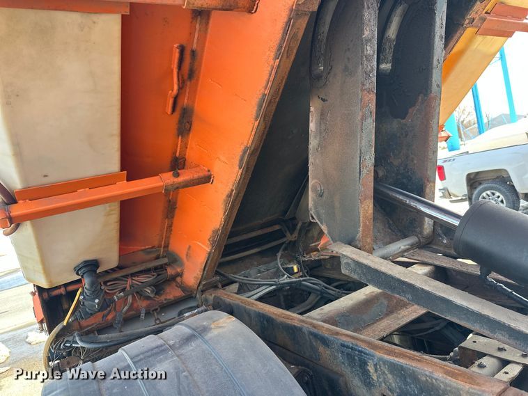 image for item FK0038 2006 International 7400 dump truck