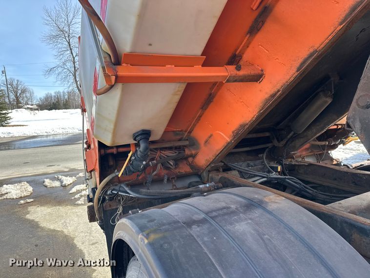 image for item FK0038 2006 International 7400 dump truck