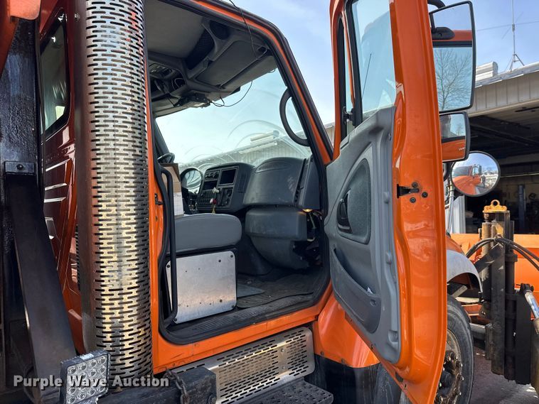 image for item FK0038 2006 International 7400 dump truck