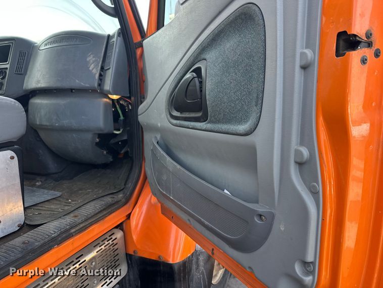 image for item FK0038 2006 International 7400 dump truck