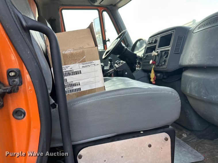 image for item FK0038 2006 International 7400 dump truck