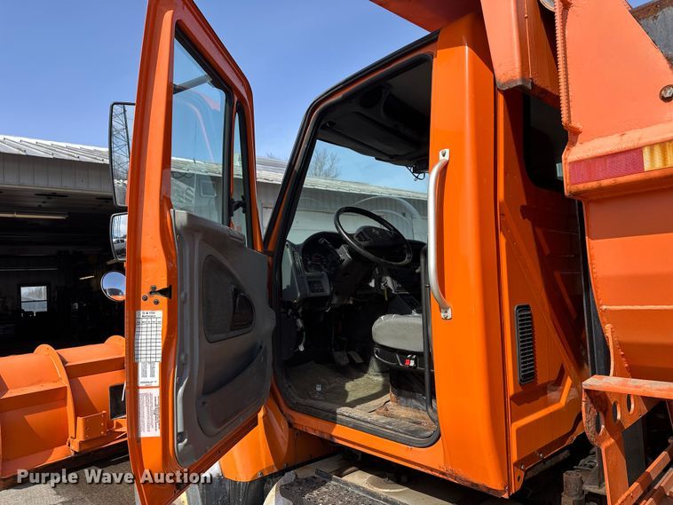 image for item FK0038 2006 International 7400 dump truck