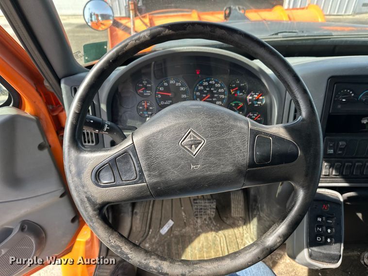 image for item FK0038 2006 International 7400 dump truck