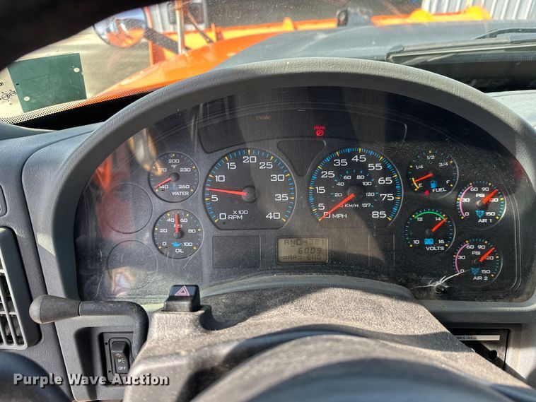 image for item FK0038 2006 International 7400 dump truck