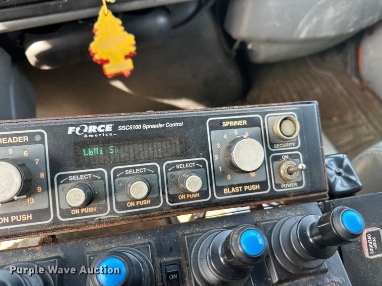 image for item FK0038 2006 International 7400 dump truck