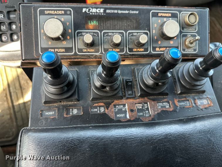 image for item FK0038 2006 International 7400 dump truck