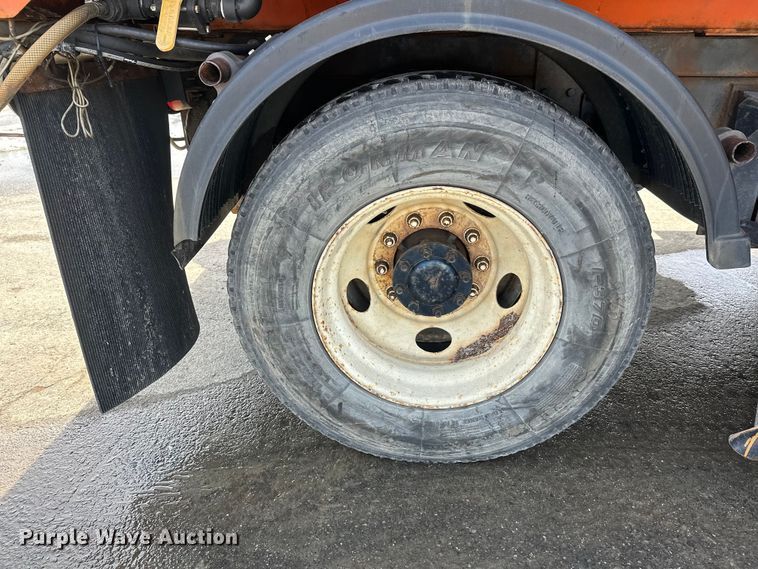 image for item FK0038 2006 International 7400 dump truck