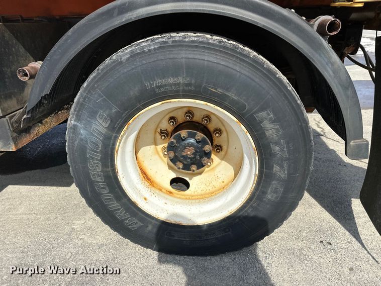 image for item FK0038 2006 International 7400 dump truck