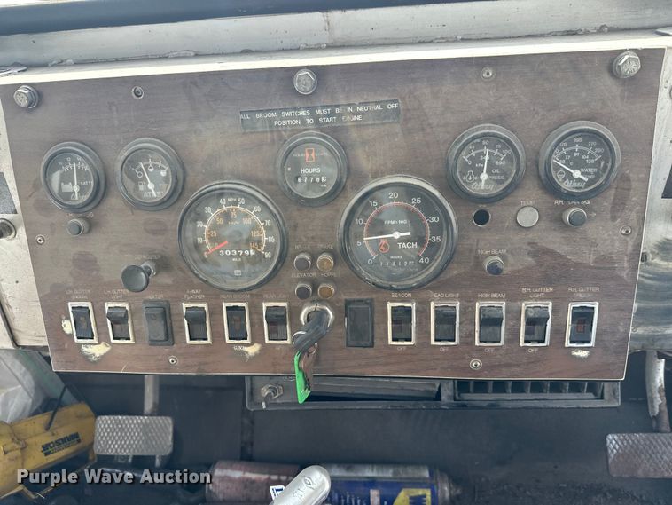 image for item FK0039 1987 Mobil Sweeper Athey street sweeper truck