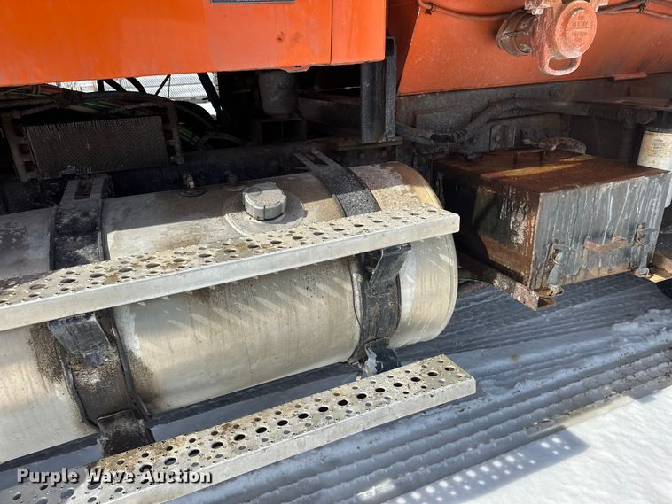 image for item FK0040 2005 Sterling L9500 dump truck