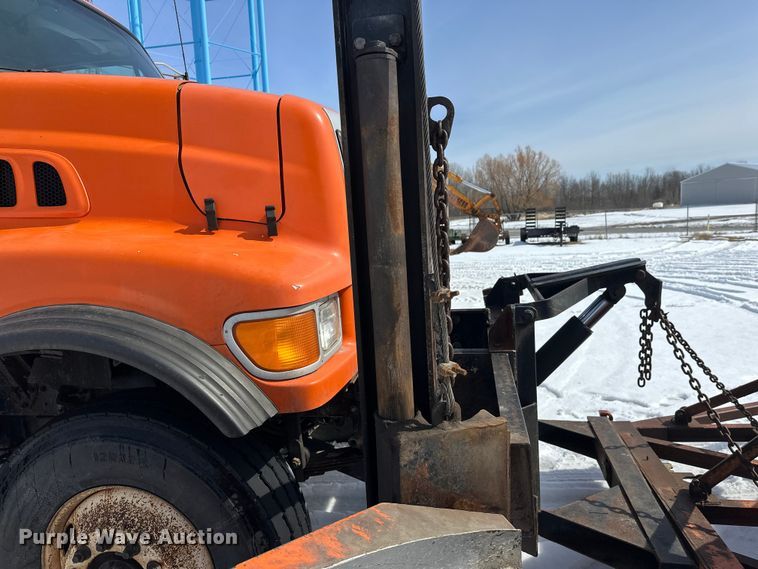 image for item FK0040 2005 Sterling L9500 dump truck