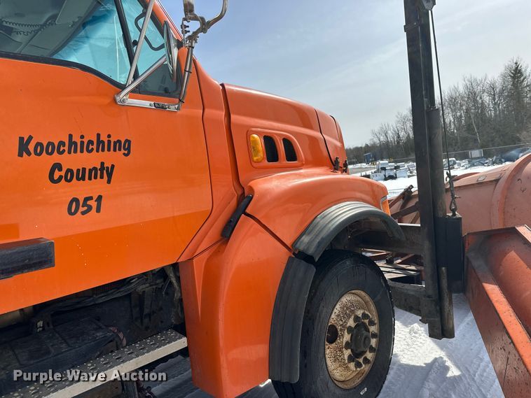 image for item FK0040 2005 Sterling L9500 dump truck