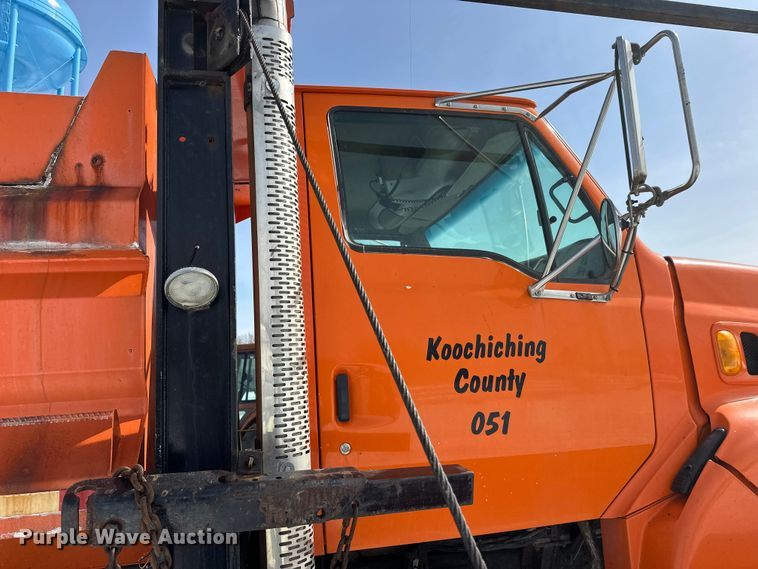 image for item FK0040 2005 Sterling L9500 dump truck