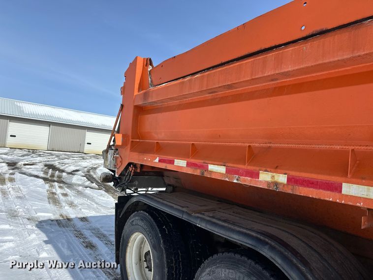 image for item FK0040 2005 Sterling L9500 dump truck