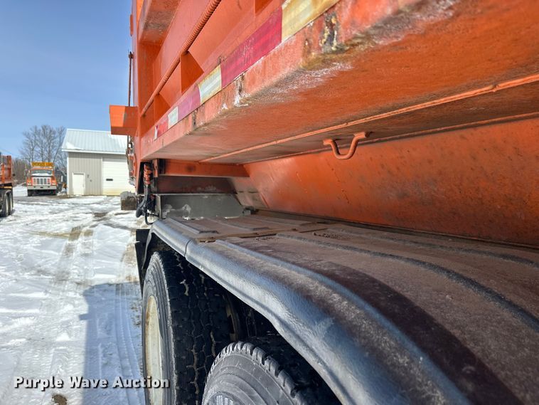 image for item FK0040 2005 Sterling L9500 dump truck