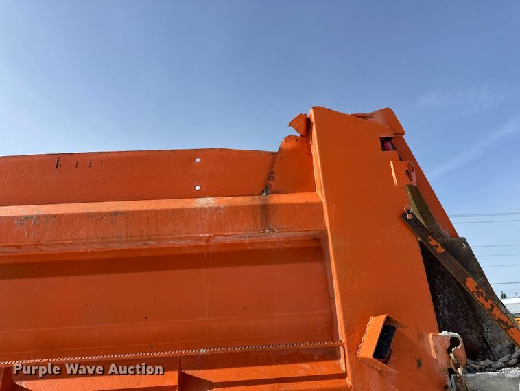 image for item FK0040 2005 Sterling L9500 dump truck