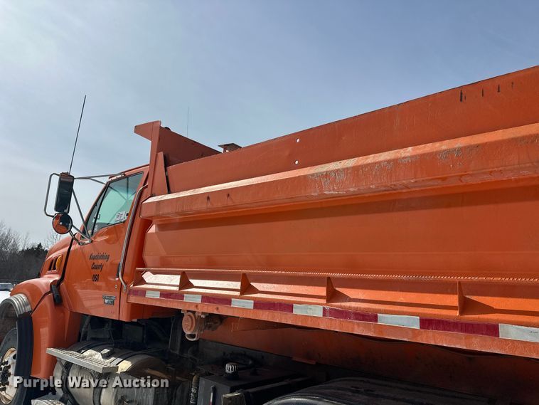 image for item FK0040 2005 Sterling L9500 dump truck