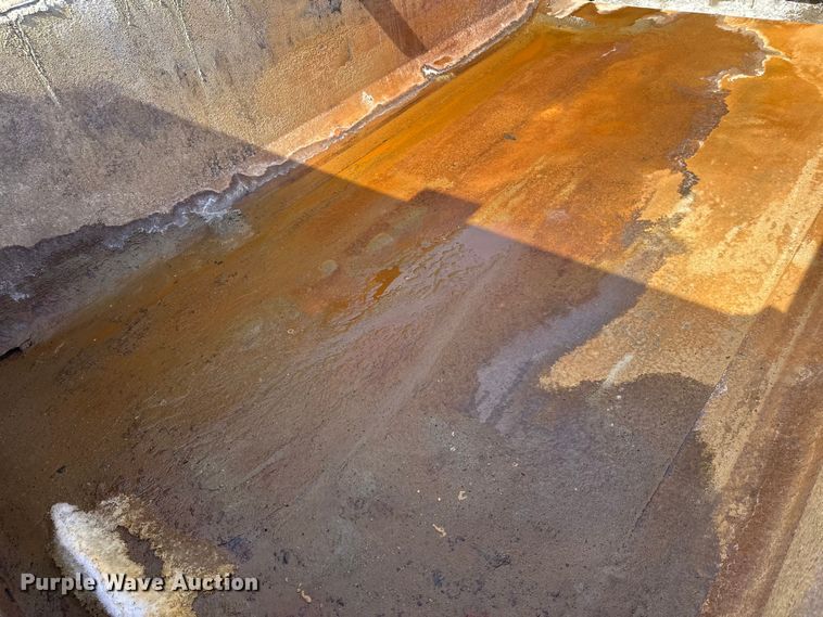 image for item FK0040 2005 Sterling L9500 dump truck